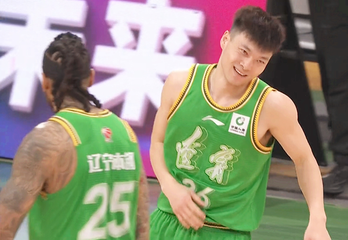 辽宁半场领先三大关键因素：莫兰德防守、鄢手